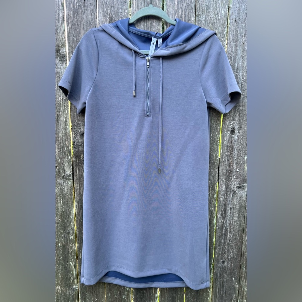 Cable & Gauge Gray Zip-Up Top